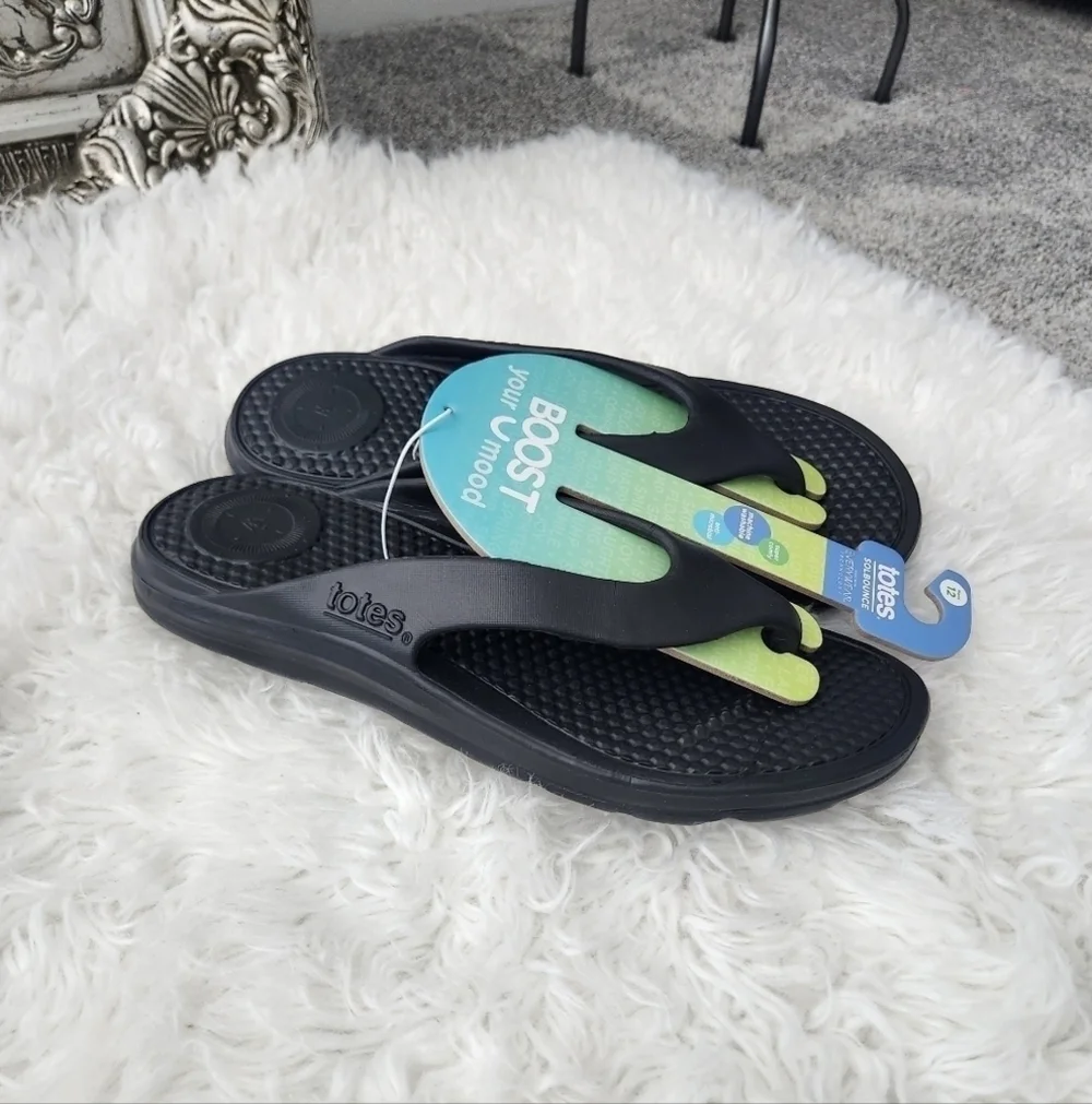 Totes Boost Your Mood. Bounce Toe Post Mens Sandals. Black. Size 12. New.